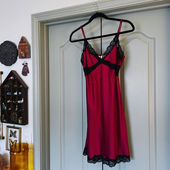 💖 Vintage Y2K Victoria’s Secret Pink & Black Lace Slip Dress Festival Lingerie